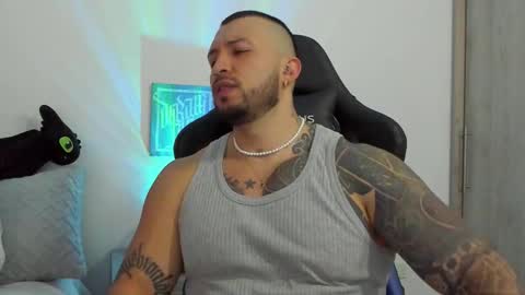 Snapshot of dave_max93 chatting on October 28, 2025, 11:07 pm DAVE MAX online show from October 28, 2025, 11:07 pm