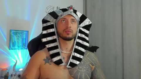 Snapshot of dave_max93 chatting on October 31, 2025, 11:50 pm DAVE MAX online show from October 31, 2025, 11:50 pm