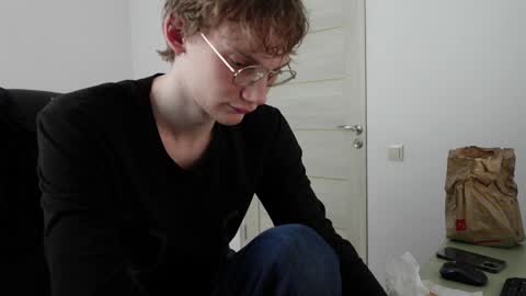 Snapshot of dave_redmond chatting on May 13, 2026, 2:14 pm DAVE REDMOND online show from May 13, 2026, 2:14 pm