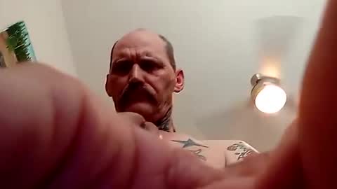 Snapshot of davedowning042075 chatting on October 22, 2025, 6:40 pm davedowning042075 online show from October 22, 2025, 6:40 pm