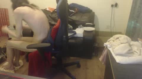 Snapshot of daver281197 chatting on October 14, 2025, 9:04 pm dave online show from October 14, 2025, 9:04 pm