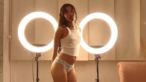 Snapshot of daviana_hill chatting on December 5, 2025, 11:52 am daviana_hill online show from December 5, 2025, 11:52 am