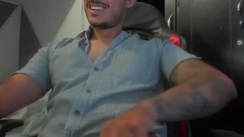 Snapshot of david__ox chatting on August 2, 2026, 9:46 pm david__ox online show from August 2, 2026, 9:46 pm