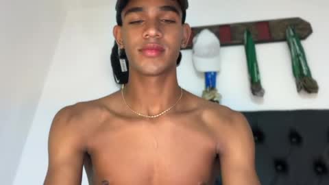 Snapshot of david_hot44 chatting on June 5, 2026, 6:31 am david_hot44 online show from June 5, 2026, 6:31 am