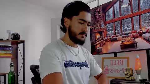 Hey im David that loves to explore and speak their fantasies. Very open talktative and nice. Feel free to chat with me online show from December 11, 2024, 2:54 pm