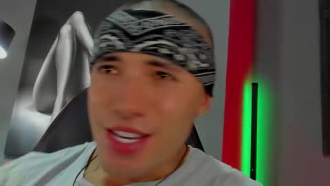 David Jons online show from November 2, 2025, 4:04 am