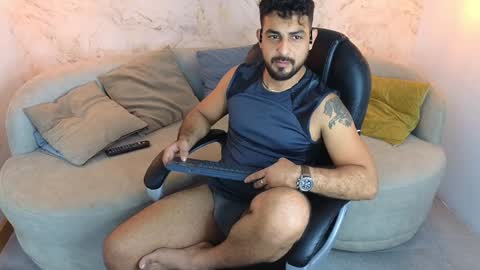 Snapshot of david_oliveira chatting on December 5, 2024, 1:28 pm JF oliveira online show from December 5, 2024, 1:28 pm