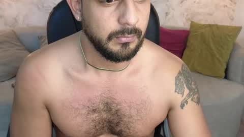 Snapshot of david_oliveira chatting on December 6, 2024, 4:28 pm JF oliveira online show from December 6, 2024, 4:28 pm