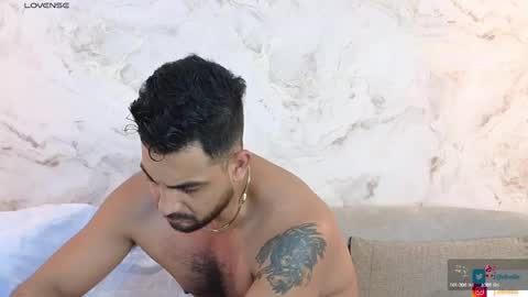 Snapshot of david_oliveira chatting on December 17, 2024, 6:20 pm JF oliveira online show from December 17, 2024, 6:20 pm