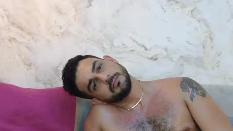 Snapshot of david_oliveira chatting on December 19, 2024, 4:24 pm JF oliveira online show from December 19, 2024, 4:24 pm