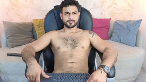 Snapshot of david_oliveira chatting on January 24, 2025, 1:36 pm JF oliveira online show from January 24, 2025, 1:36 pm