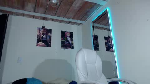 Snapshot of david_savage_ chatting on December 17, 2024, 9:16 pm david online show from December 17, 2024, 9:16 pm