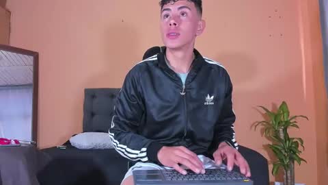 Snapshot of david_savage_ chatting on January 14, 2025, 12:35 pm david online show from January 14, 2025, 12:35 pm