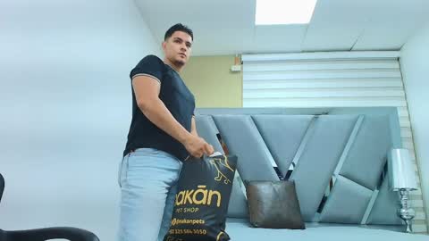 david_victoriaa online show from May 5, 2026, 1:08 pm