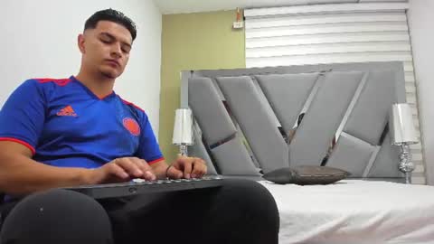 david_victoriaa online show from June 12, 2026, 1:10 pm