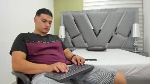 david_victoriaa online show from June 19, 2026, 1:15 pm