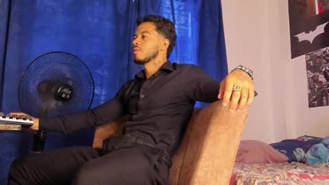 Snapshot of davide_daniels chatting on September 22, 2025, 1:13 pm Davide online show from September 22, 2025, 1:13 pm