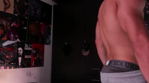 Davide online show from December 16, 2025, 8:58 pm