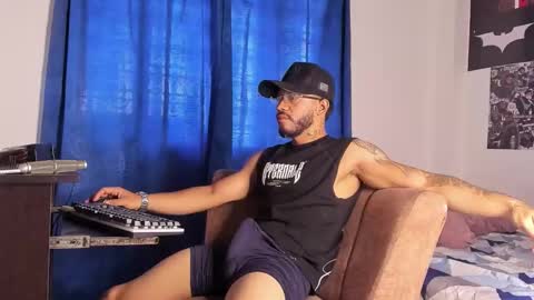 Snapshot of davide_daniels chatting on January 19, 2026, 3:27 pm Davide online show from January 19, 2026, 3:27 pm