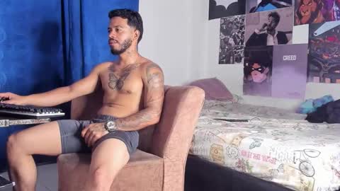 Snapshot of davide_daniels chatting on March 3, 2026, 3:12 am Davide online show from March 3, 2026, 3:12 am