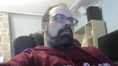 Snapshot of davidmax245 chatting on May 20, 2026, 10:43 am davidmax245 online show from May 20, 2026, 10:43 am