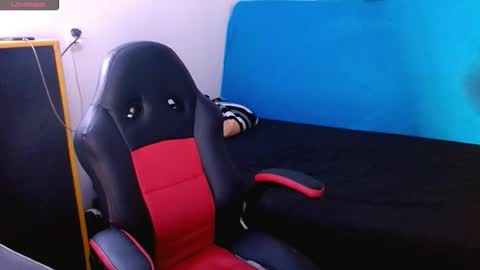 davidsalazar33 online show from March 15, 2026, 6:14 pm