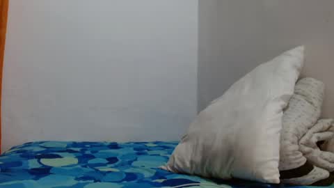 davidth000 online show from May 4, 2026, 5:47 am
