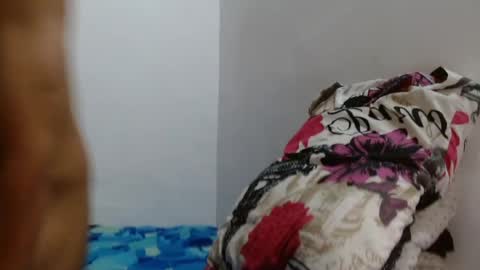 davidth000 online show from May 9, 2026, 5:56 am