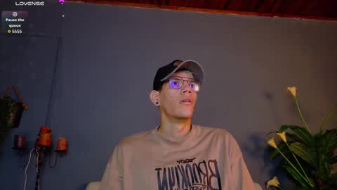 daviid_huge online show from September 9, 2025, 8:03 am