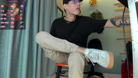 Snapshot of daviid_huge chatting on October 2, 2025, 1:34 am daviid_huge online show from October 2, 2025, 1:34 am