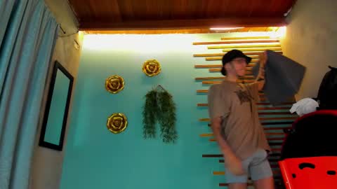 Snapshot of daviid_huge chatting on October 11, 2025, 1:42 pm daviid_huge online show from October 11, 2025, 1:42 pm