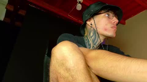 daviid_huge online show from July 25, 2026, 7:50 am