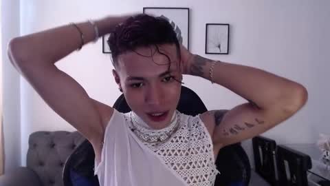 Daxon online show from November 14, 2025, 5:33 pm