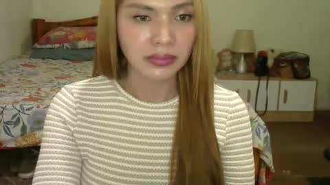 Snapshot of dayanasangre chatting on February 15, 2025, 2:15 am Dayana Cristal online show from February 15, 2025, 2:15 am