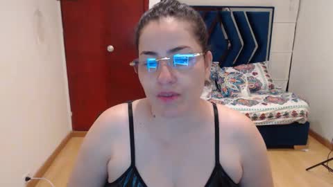 Snapshot of dayanhank chatting on October 19, 2025, 10:27 am dayanhank online show from October 19, 2025, 10:27 am