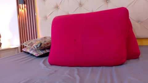 dayis_miller online show from July 14, 2026, 10:37 pm