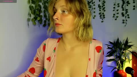 dayna_sunset online show from May 2, 2026, 3:33 am