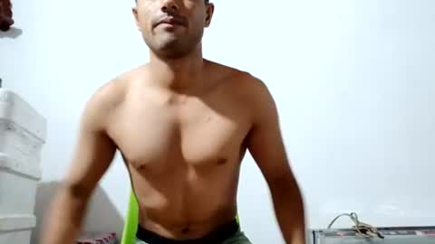dayner_r online show from August 5, 2026, 5:54 am