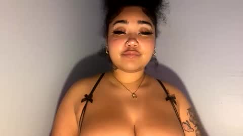dayqueen1 online show from May 3, 2026, 11:27 am