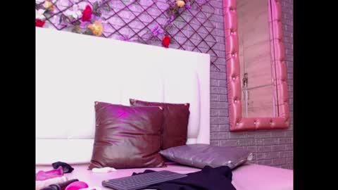 Snapshot of dayse_martinez chatting on January 3, 2025, 3:44 pm Dayse  online show from January 3, 2025, 3:44 pm