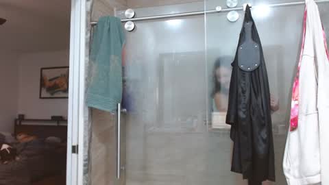 Snapshot of dazeydo chatting on December 22, 2024, 2:49 pm Dazey online show from December 22, 2024, 2:49 pm