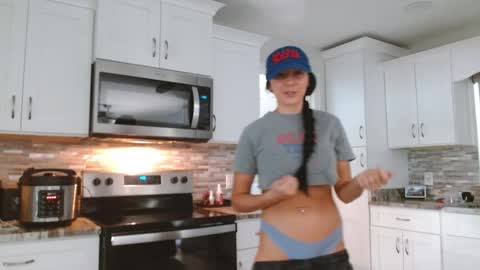 Snapshot of dazeydo chatting on October 26, 2025, 3:07 pm Dazey online show from October 26, 2025, 3:07 pm