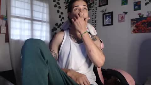 Snapshot of dazzayyy chatting on February 11, 2025, 10:28 pm dazzayy online show from February 11, 2025, 10:28 pm