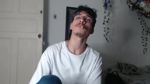 Snapshot of dazzayyy chatting on April 30, 2026, 2:40 am dazzayy online show from April 30, 2026, 2:40 am