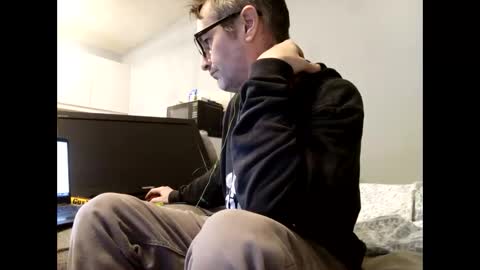 Dazzill online show from January 11, 2026, 7:08 pm