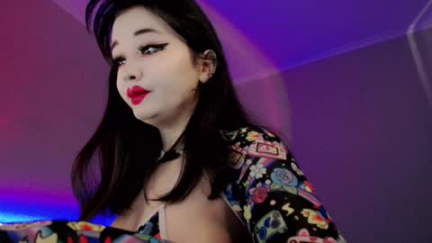 Snapshot of dazzl1ngfire chatting on October 13, 2025, 4:45 am Natsumi online show from October 13, 2025, 4:45 am