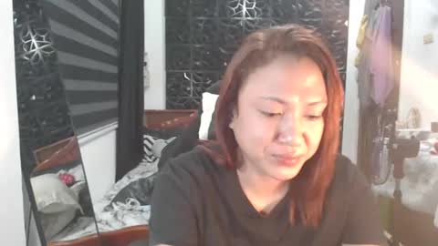 stephaniechim online show from December 18, 2024, 11:24 am