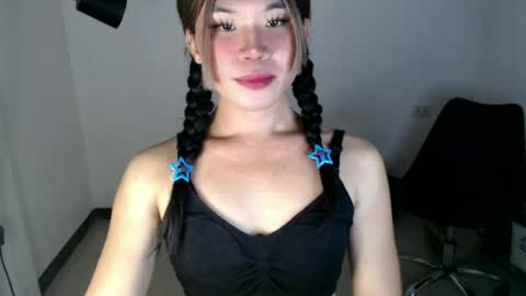 Snapshot of dazzzlingcarol chatting on June 27, 2026, 12:22 pm dazzzlingcarol online show from June 27, 2026, 12:22 pm