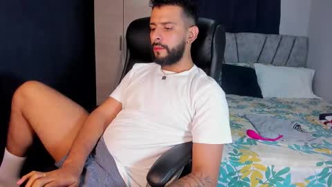 Snapshot of dcollins_ chatting on October 25, 2025, 4:20 am dcollins_ online show from October 25, 2025, 4:20 am