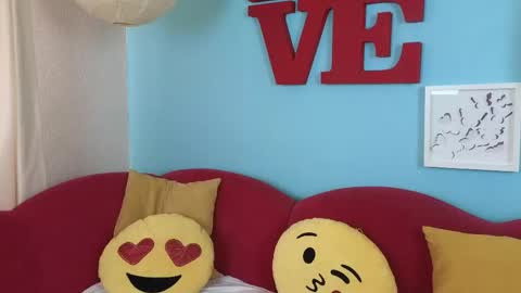 Shari online show from May 4, 2026, 4:19 am